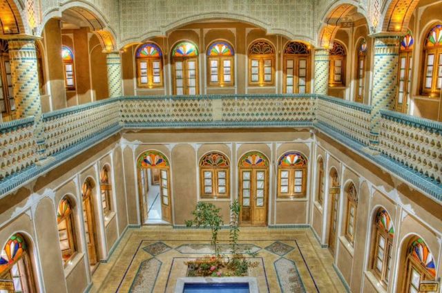 فاضلی